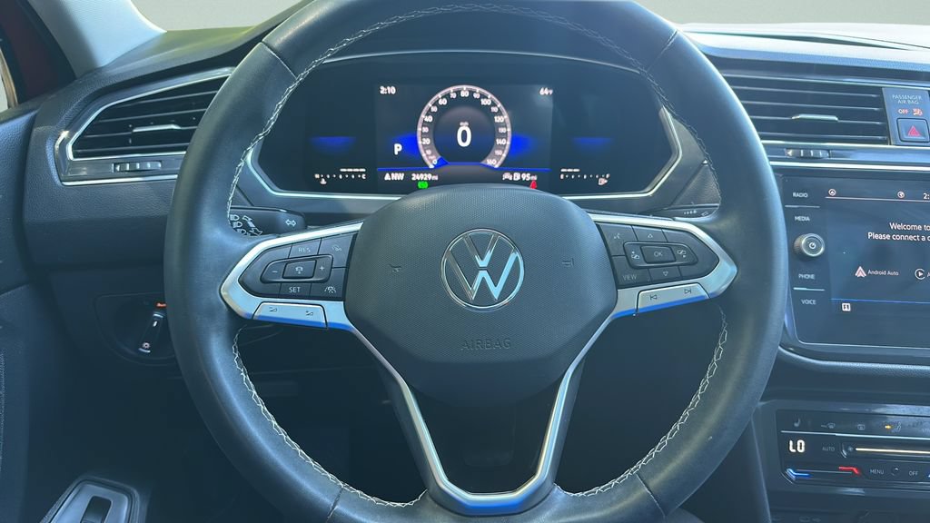 Certified 2022 Volkswagen Tiguan SE FWD image 12