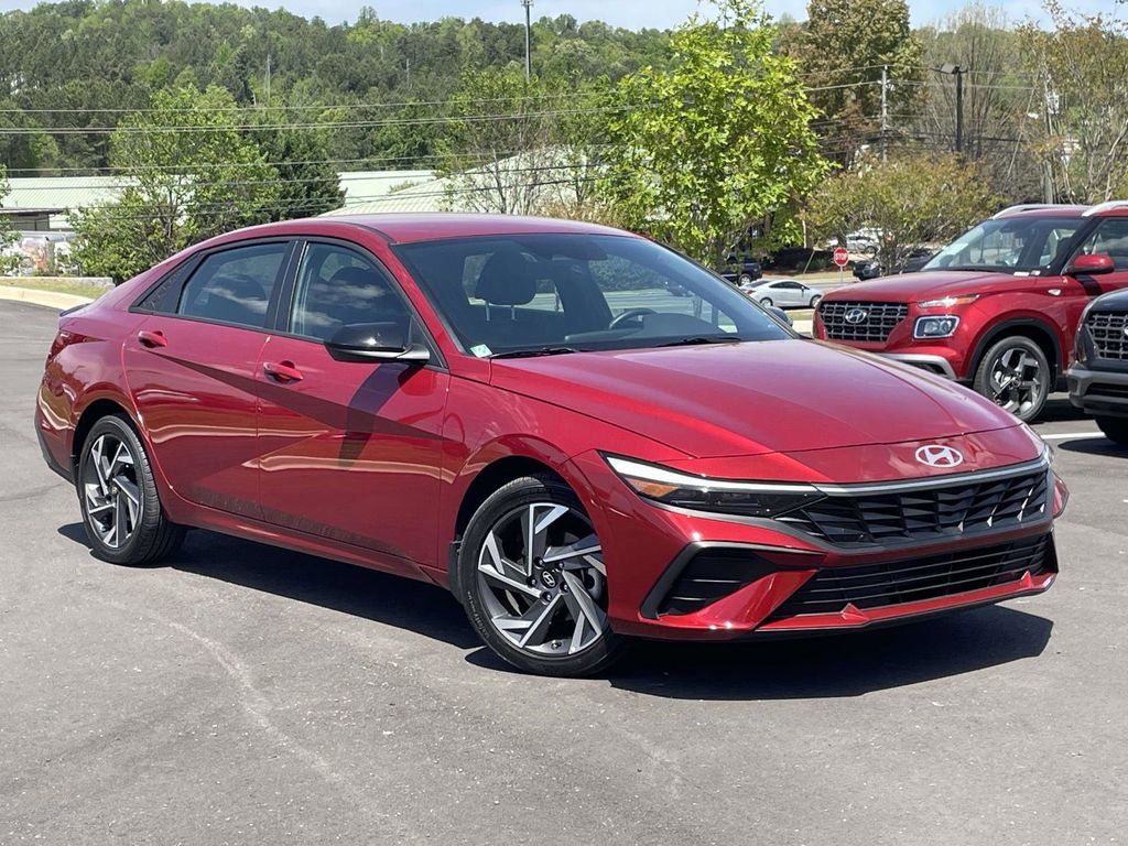 Certified 2025 Hyundai Elantra Sport FWD image 1