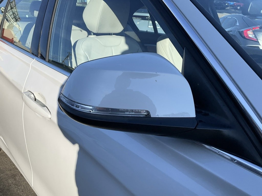 Used 2017 BMW 330e image 74