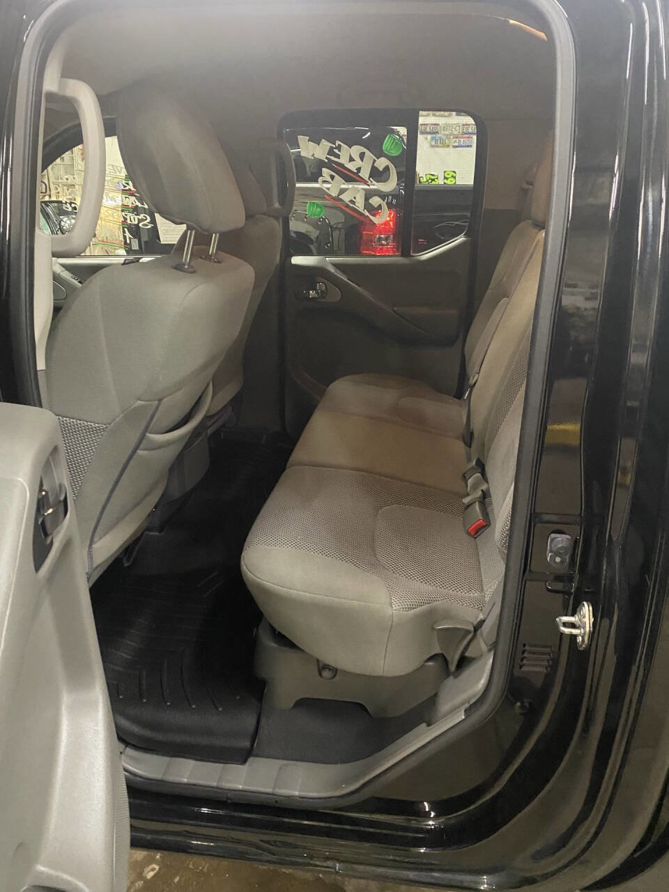 Used 2018 Nissan Frontier SV image 16