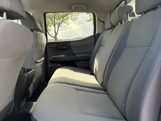 Used 2019 Toyota Tacoma SR5 AWD/4WD image 17