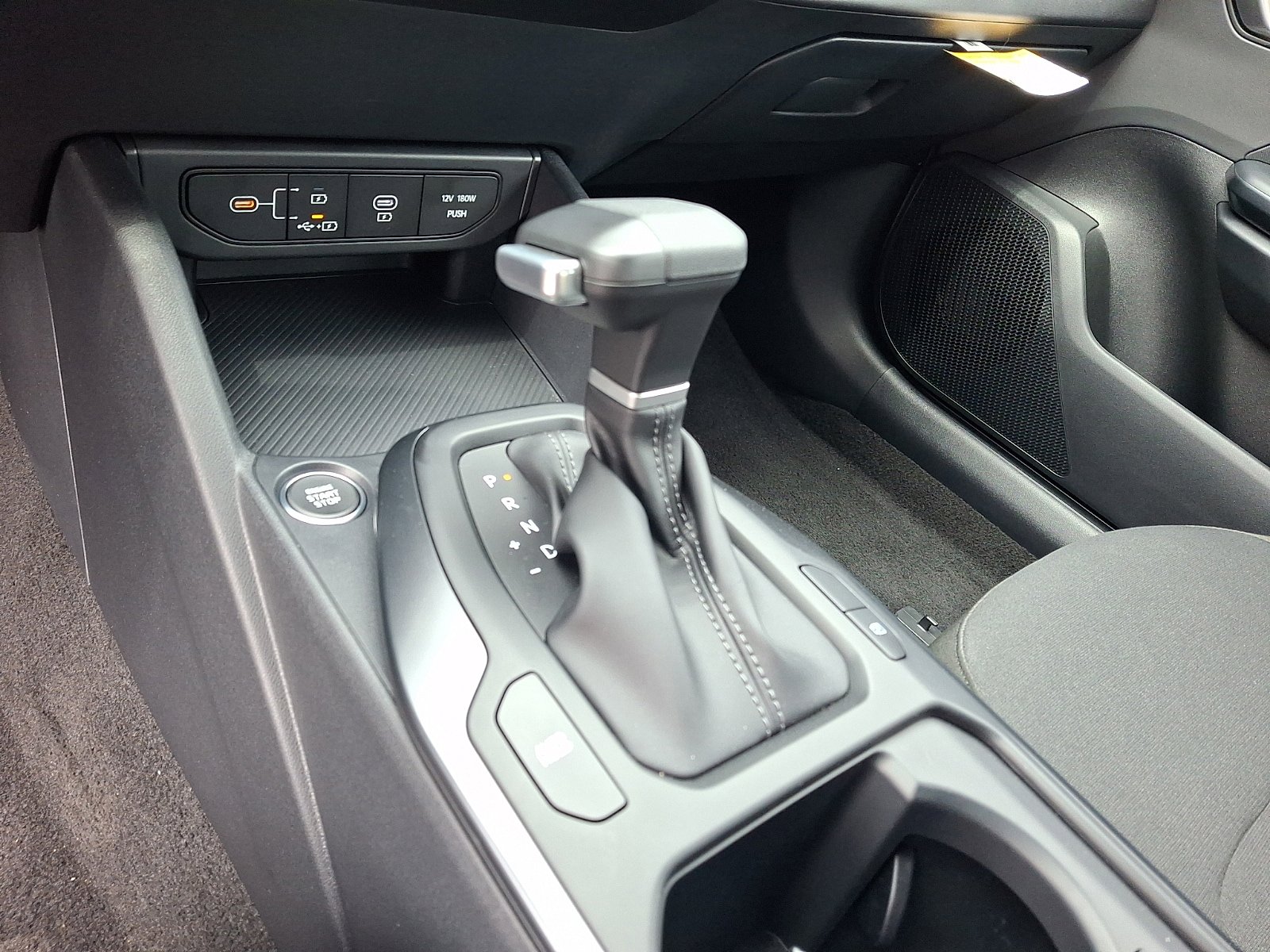 New 2026 Kia K4 FWD image 10