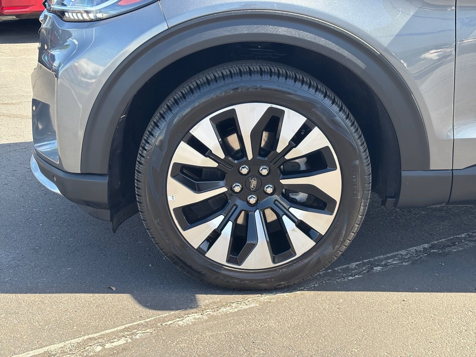 Used 2025 Ford Explorer Platinum w/ LUX Leather Package image 11