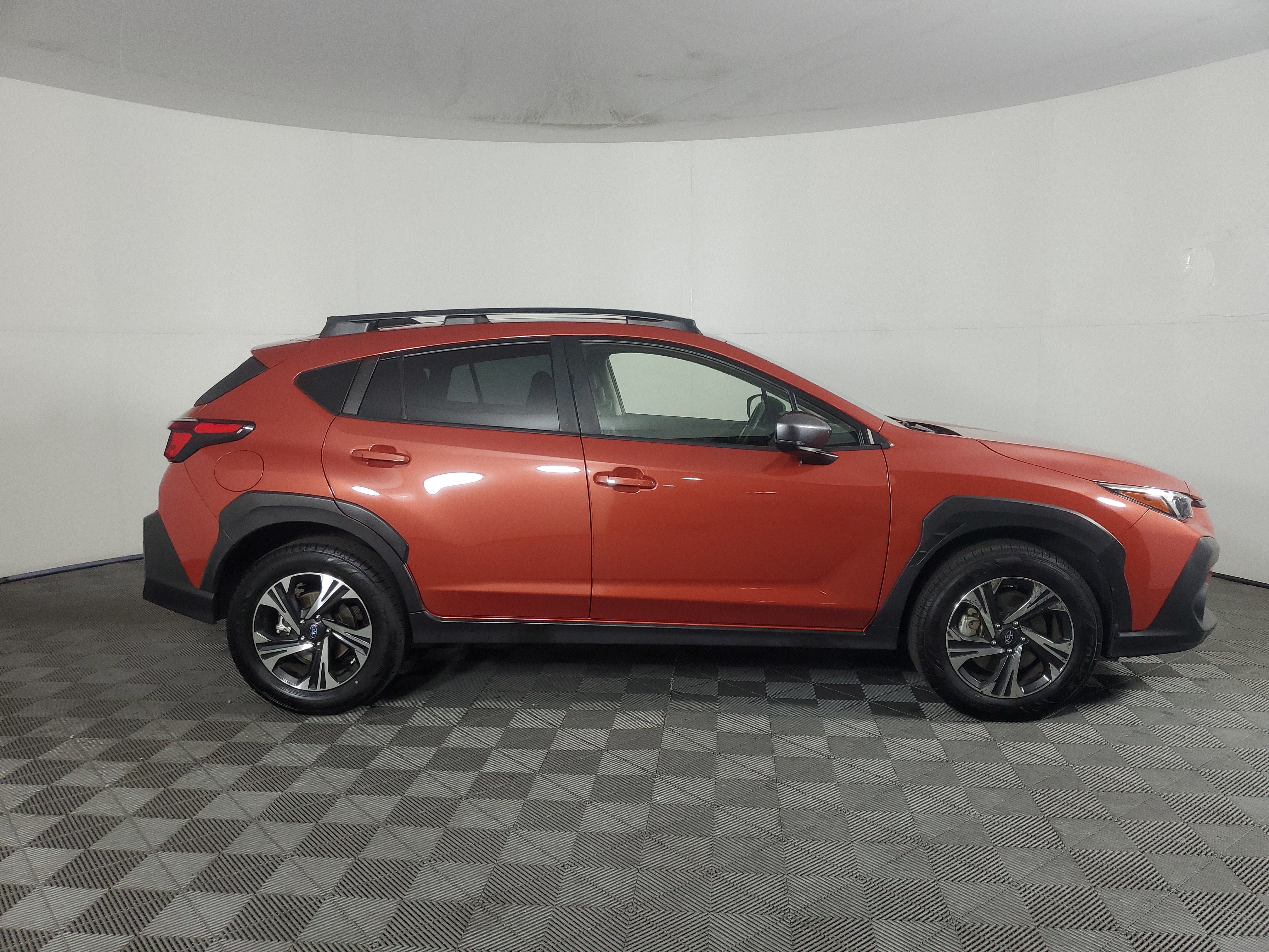 Used 2024 Subaru Crosstrek 2.0i Premium w/ Crosstrek Mirror Package AWD/4WD image 3