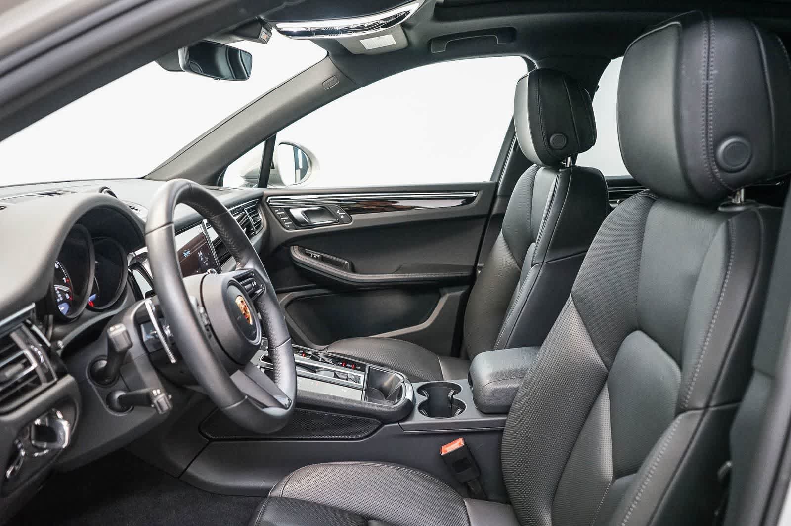 Certified 2026 Porsche Macan AWD/4WD image 23