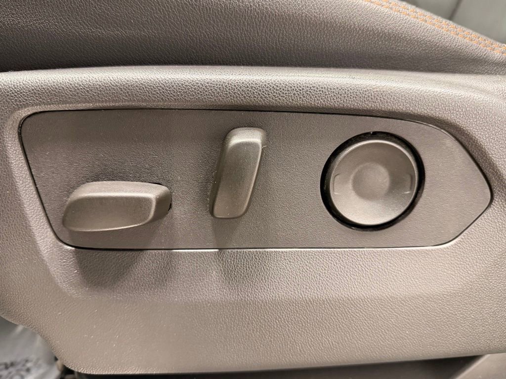 Used 2025 GMC Sierra 1500 AT4 w/ AT4 Premium Package AWD/4WD image 29