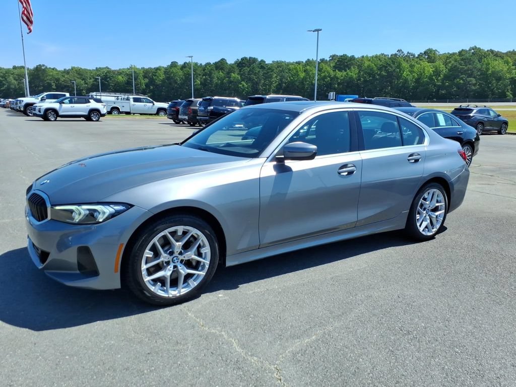 Used 2025 BMW 330i Sedan RWD image 3