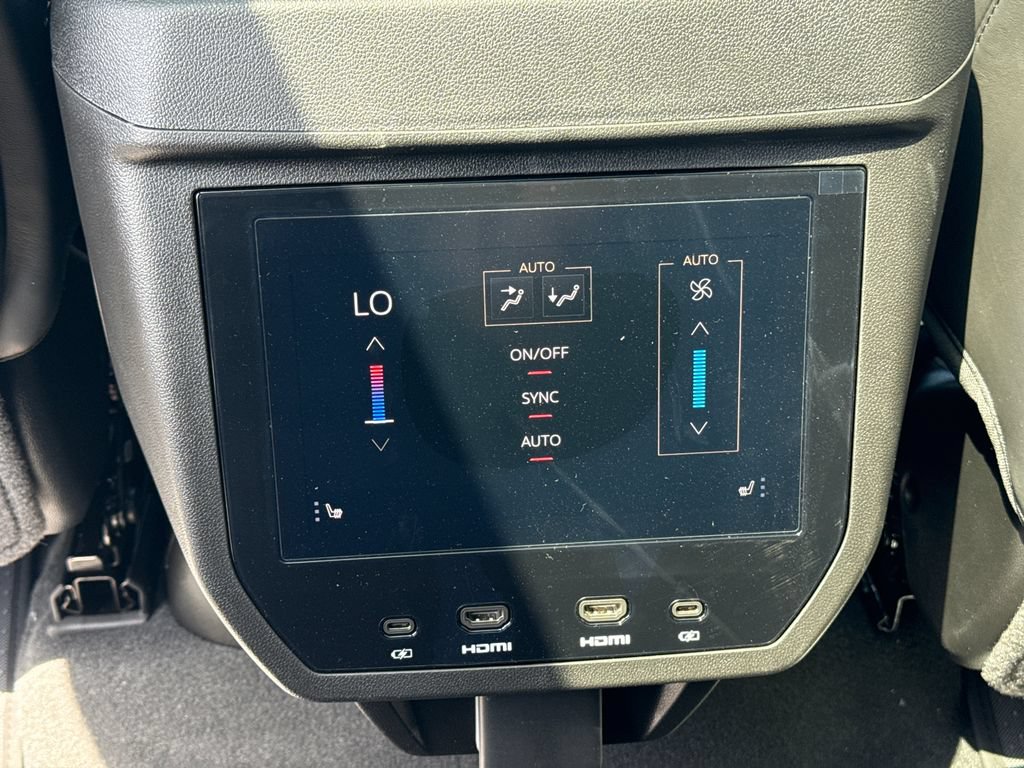 New 2026 GMC Yukon XL AT4 Ultimate AWD/4WD image 31