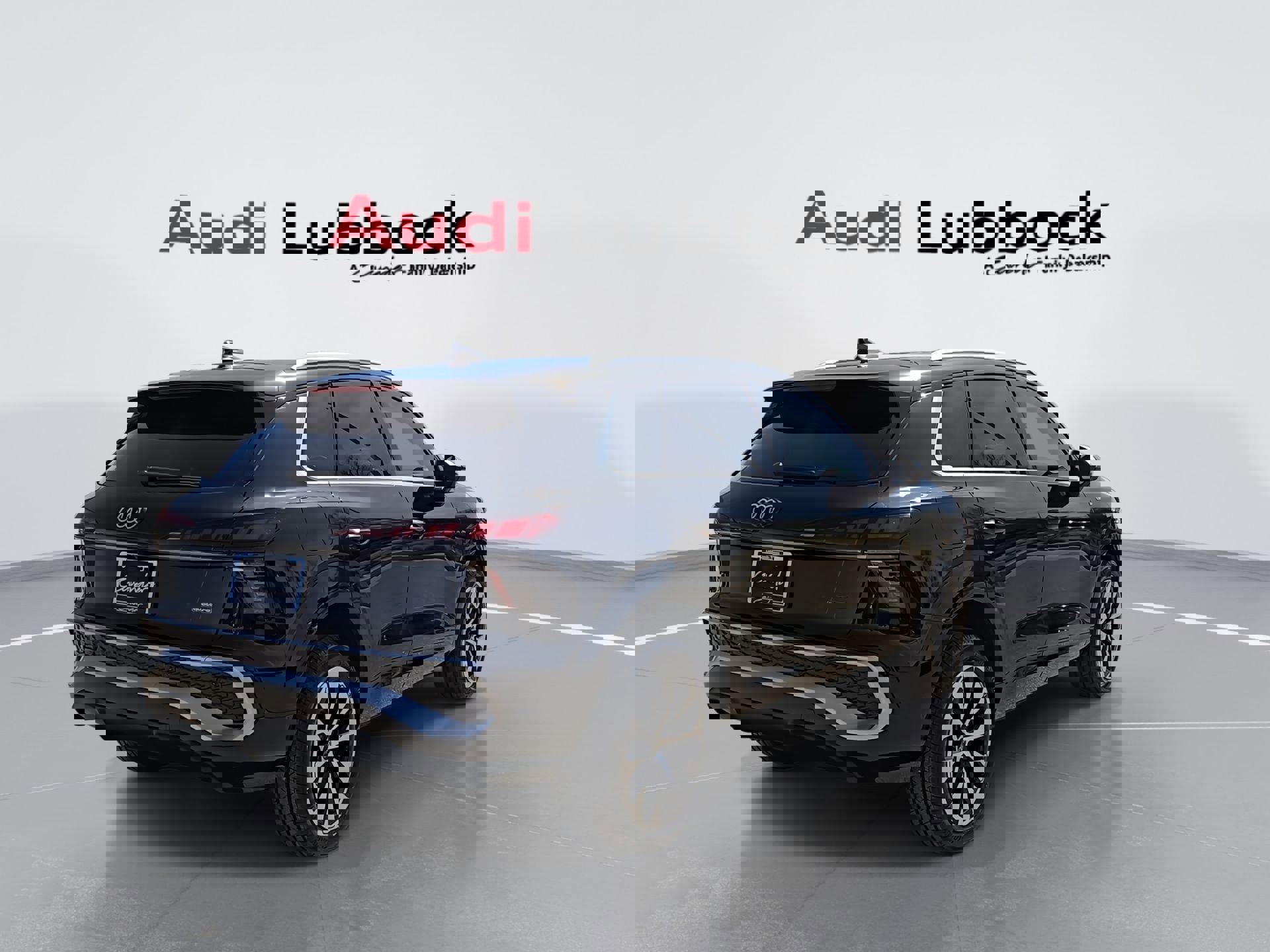 New 2026 Audi Q3 quattro 2.0T AWD/4WD image 8