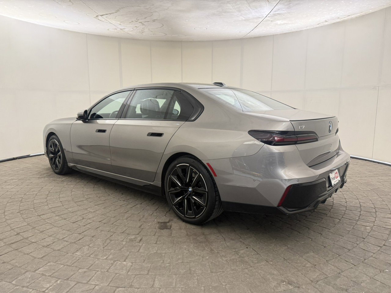 Used 2023 BMW i7 xDrive60 image 5