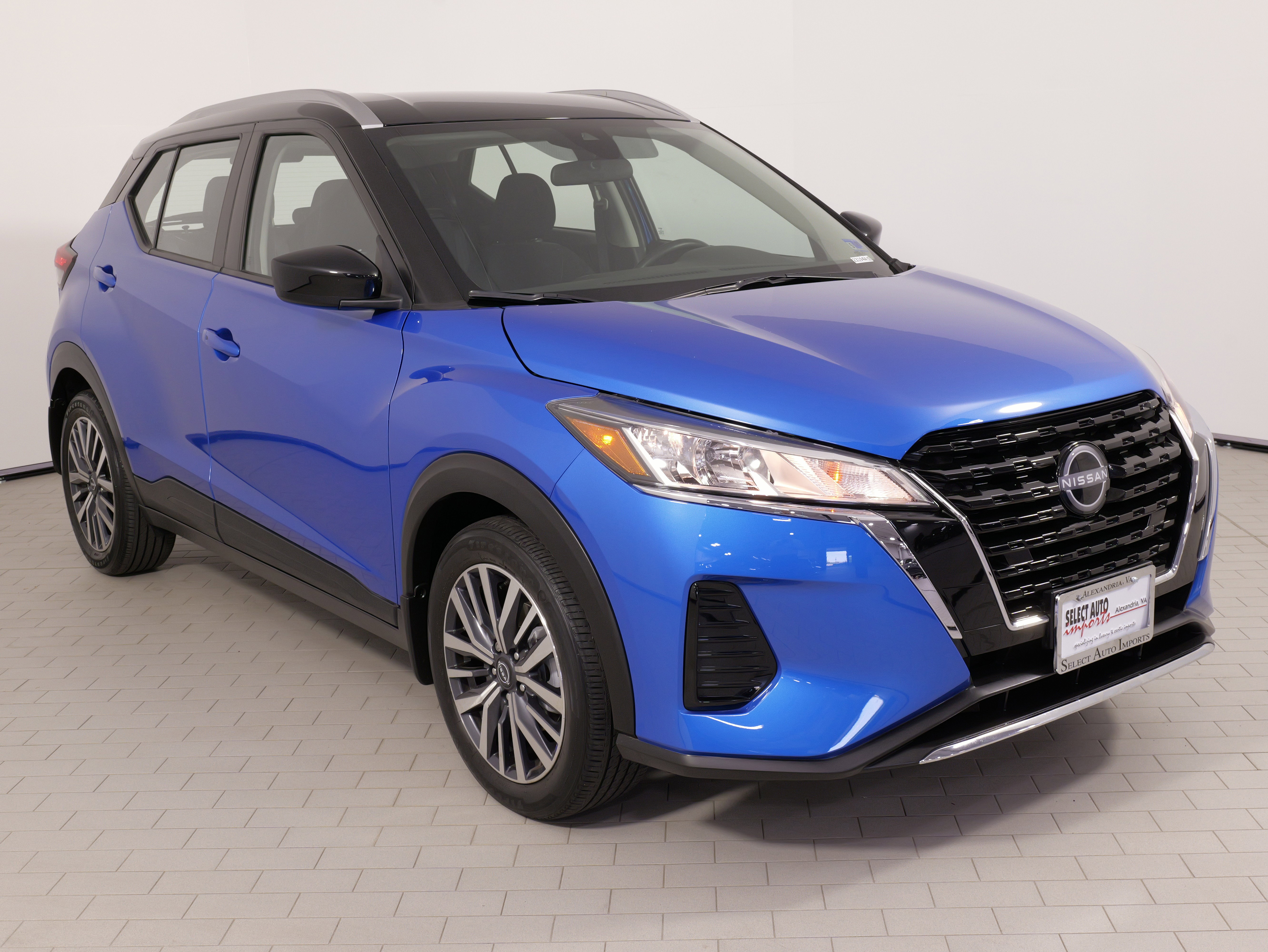Used 2023 Nissan Kicks SV FWD image 6