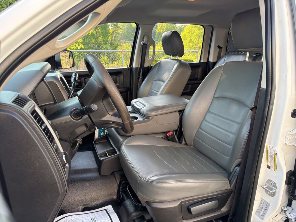 Used 2017 RAM 5500 Crew Cab Tradesman w/ Ambulance Prep Group RWD image 27