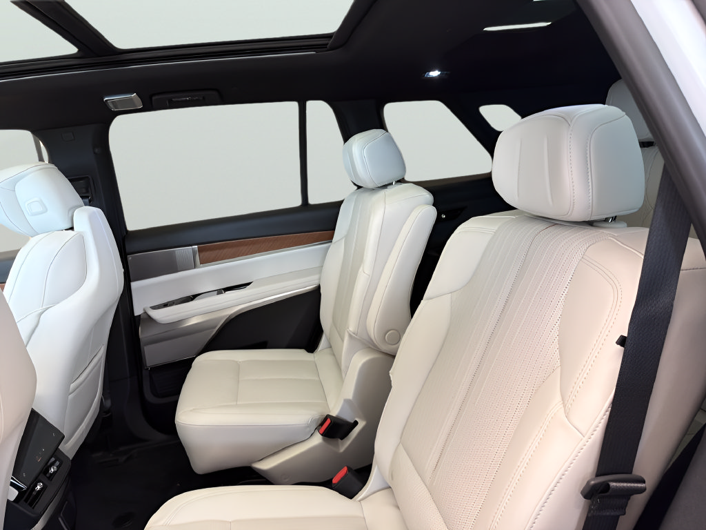 New 2027 Cadillac Vistiq Sport w/ LPO, Floor Liner Package AWD/4WD image 29