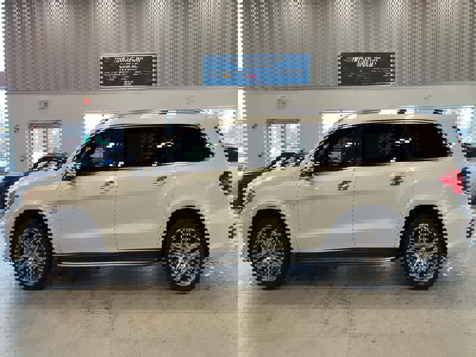 Used 2015 Mercedes-Benz GL 63 AMG 4MATIC image 8