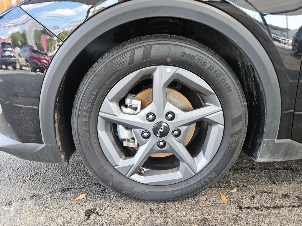 Used 2025 Kia K4 FWD image 29
