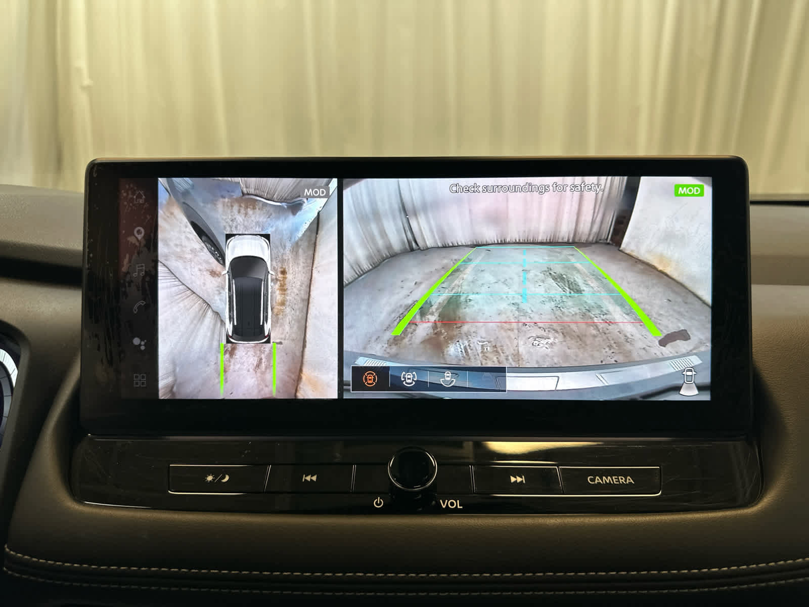 Certified 2025 Nissan Rogue SL w/ Tech Package image 17