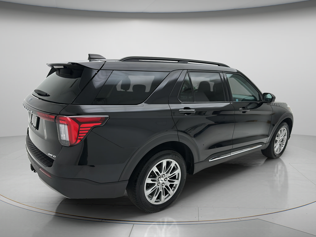 Used 2025 Ford Explorer Active w/ Active Comfort Package AWD/4WD image 5