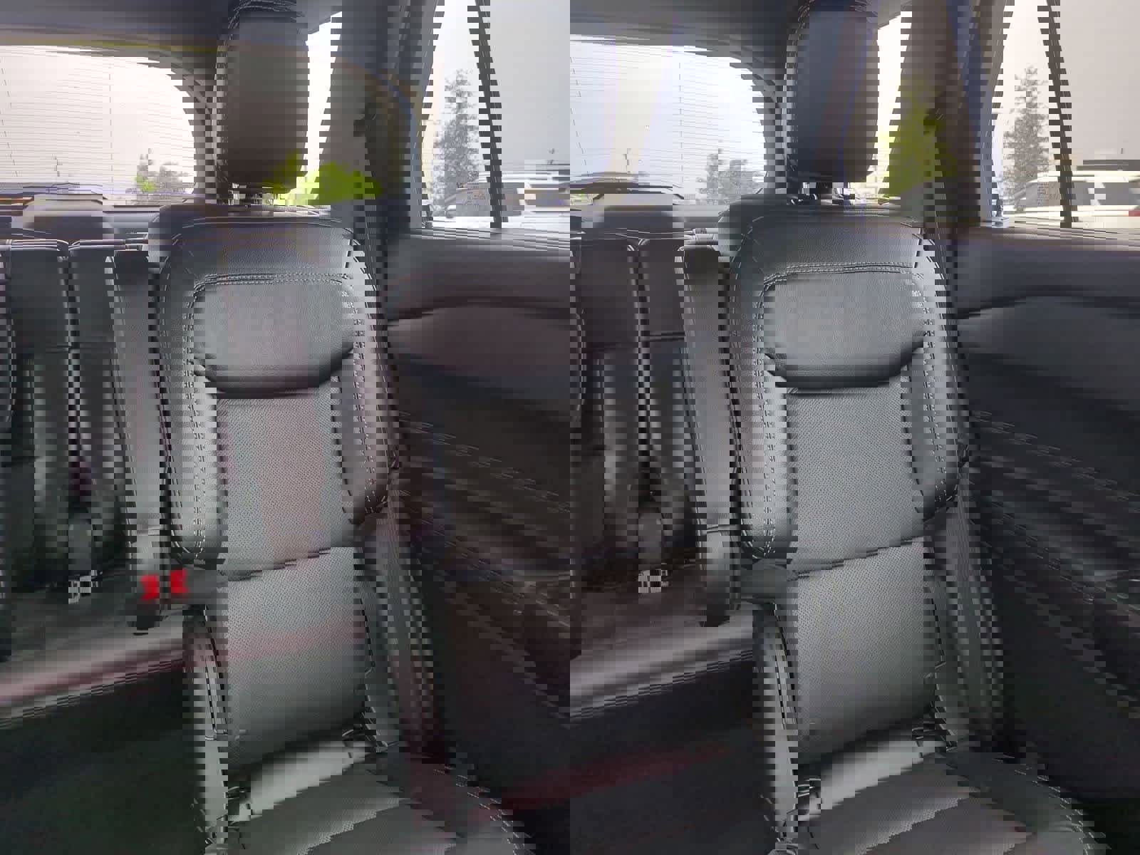 Used 2020 Ford Explorer Limited image 6