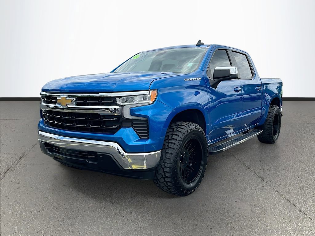 Used 2023 Chevrolet Silverado 1500 LT AWD/4WD image 3