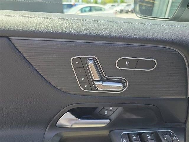 Used 2026 Mercedes-Benz GLB 250 4MATIC image 22