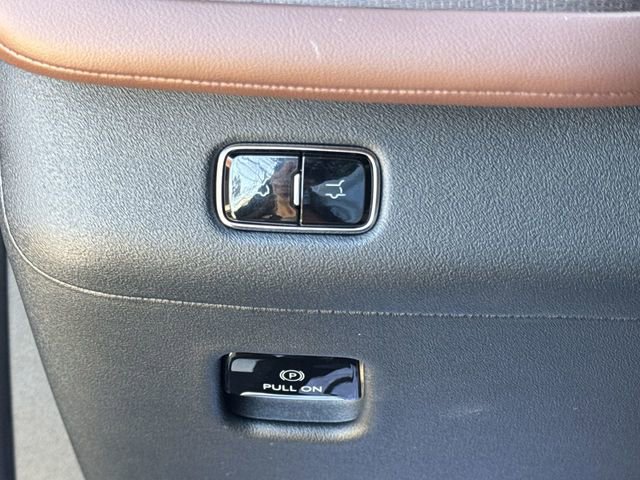 Used 2025 Lincoln Navigator Reserve image 18