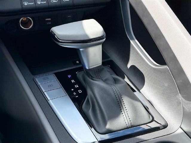 Certified 2026 Hyundai Elantra Sport FWD image 17