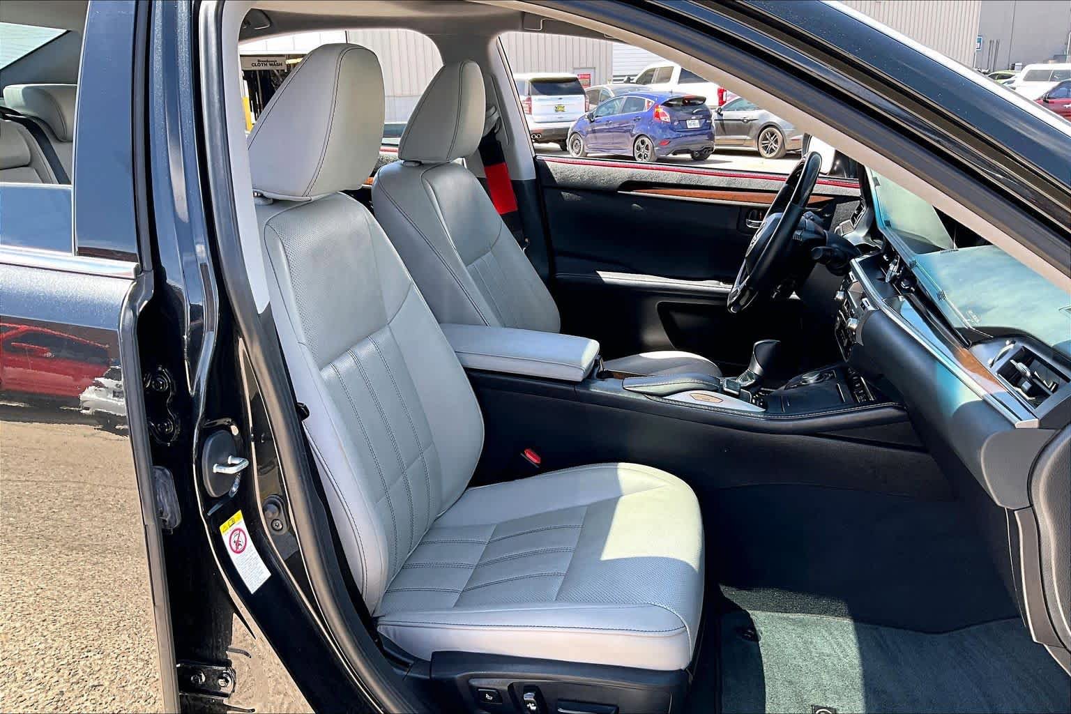 Used 2018 Lexus ES 350 w/ Luxury Package w/Wood Trim FWD image 9