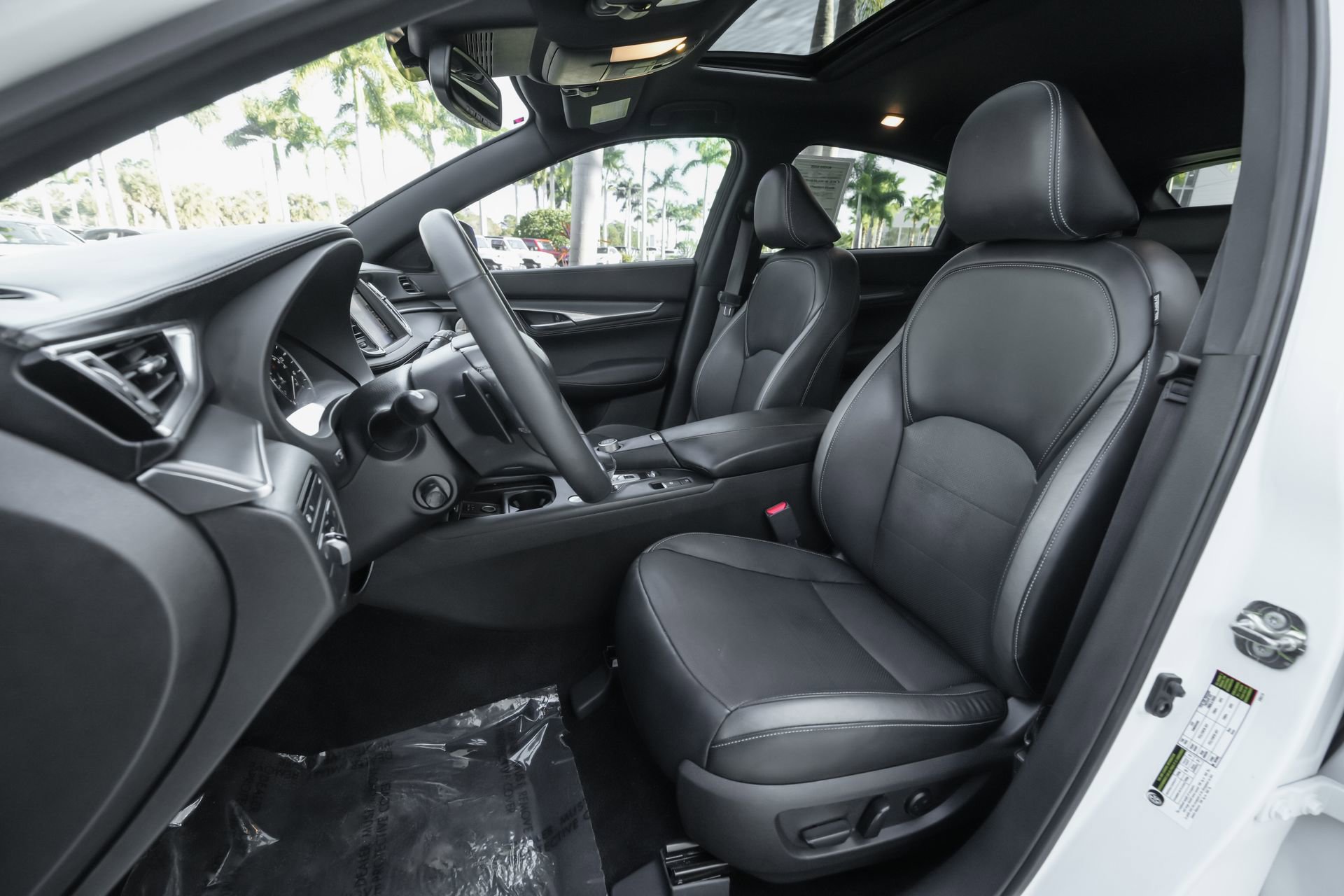 Certified 2023 INFINITI QX55 Essential image 7