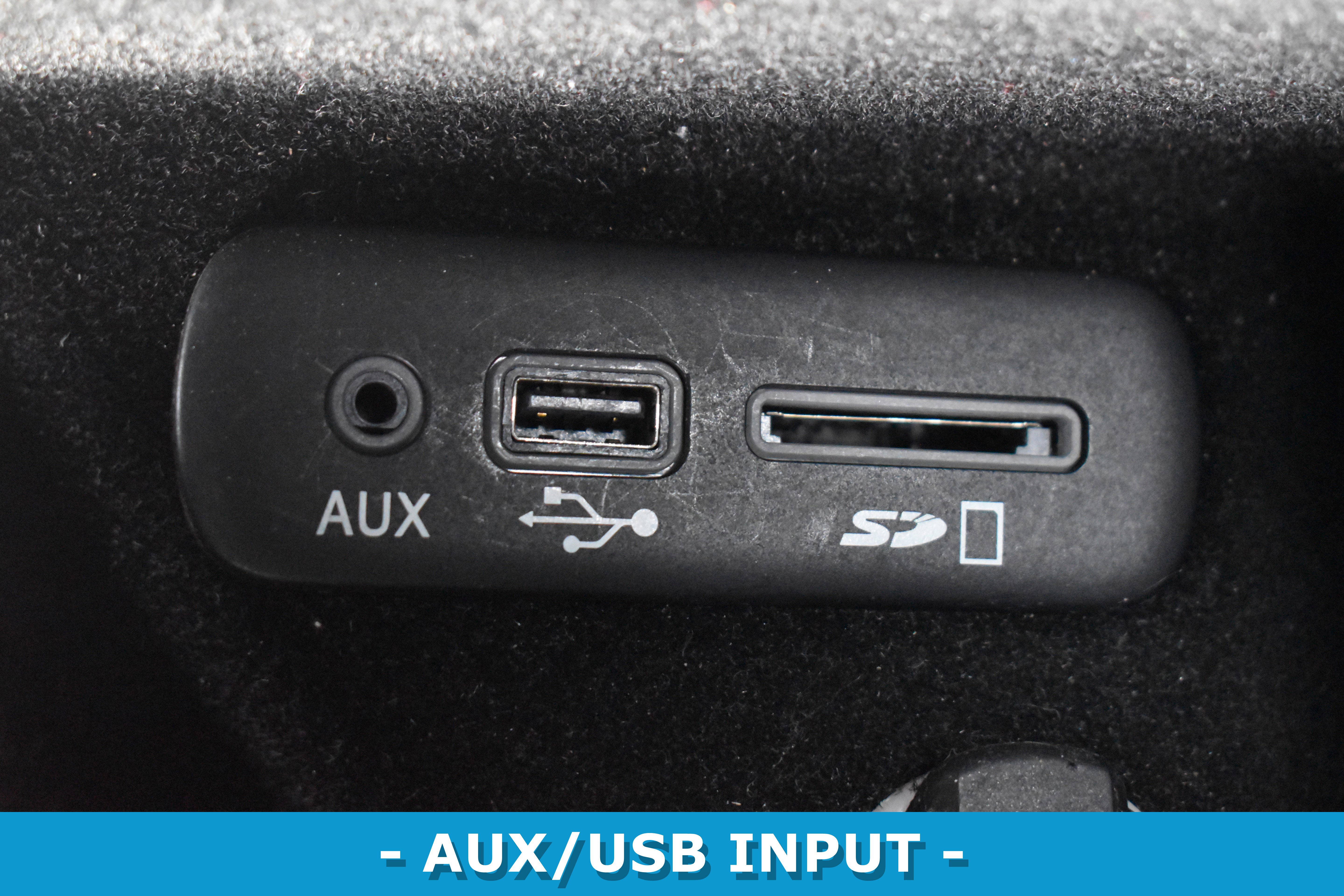 Used 2015 Dodge Challenger SXT image 16