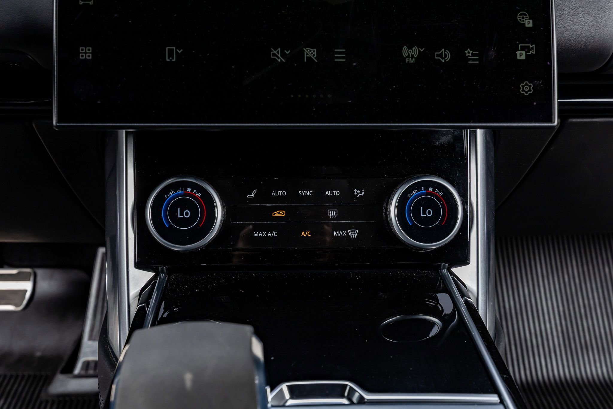 Used 2022 Land Rover Range Rover SE image 22