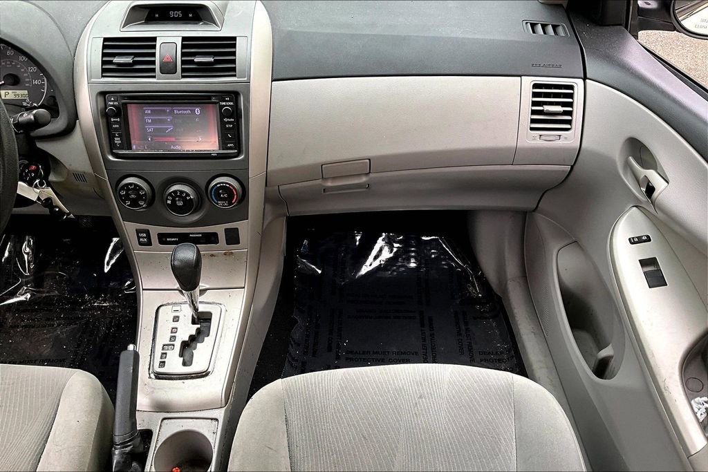 Used 2013 Toyota Corolla LE w/ Premium Pkg image 26