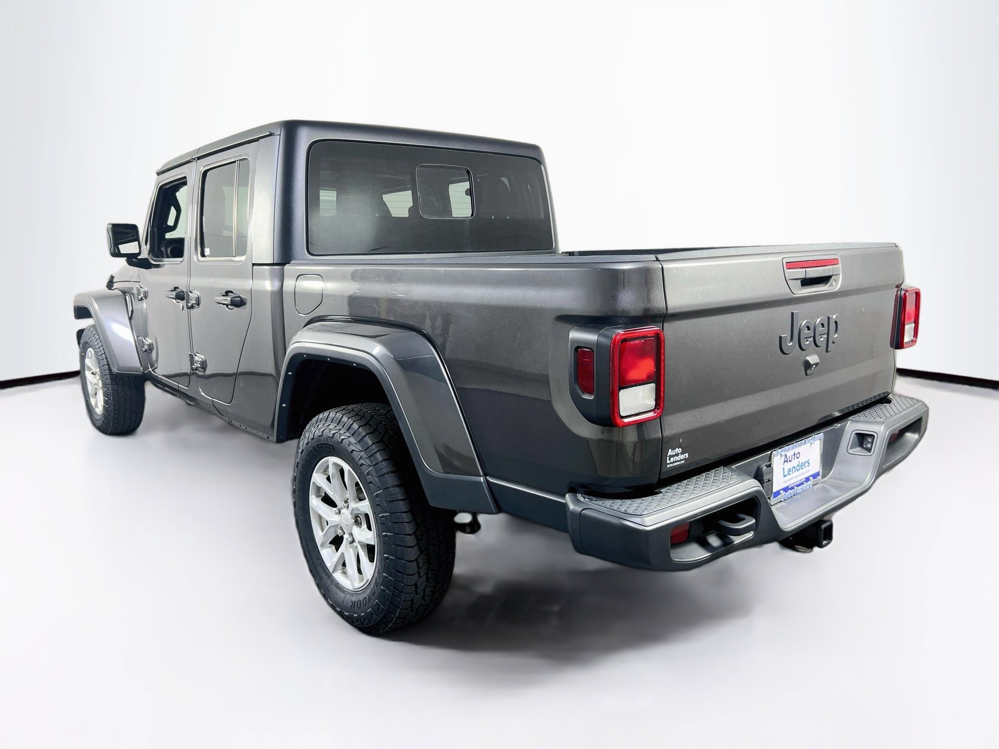 Used 2023 Jeep Gladiator Sport AWD/4WD image 7