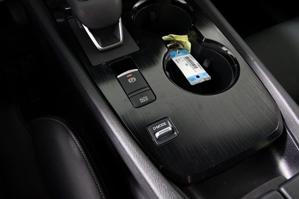 Used 2024 Nissan Rogue SL image 29