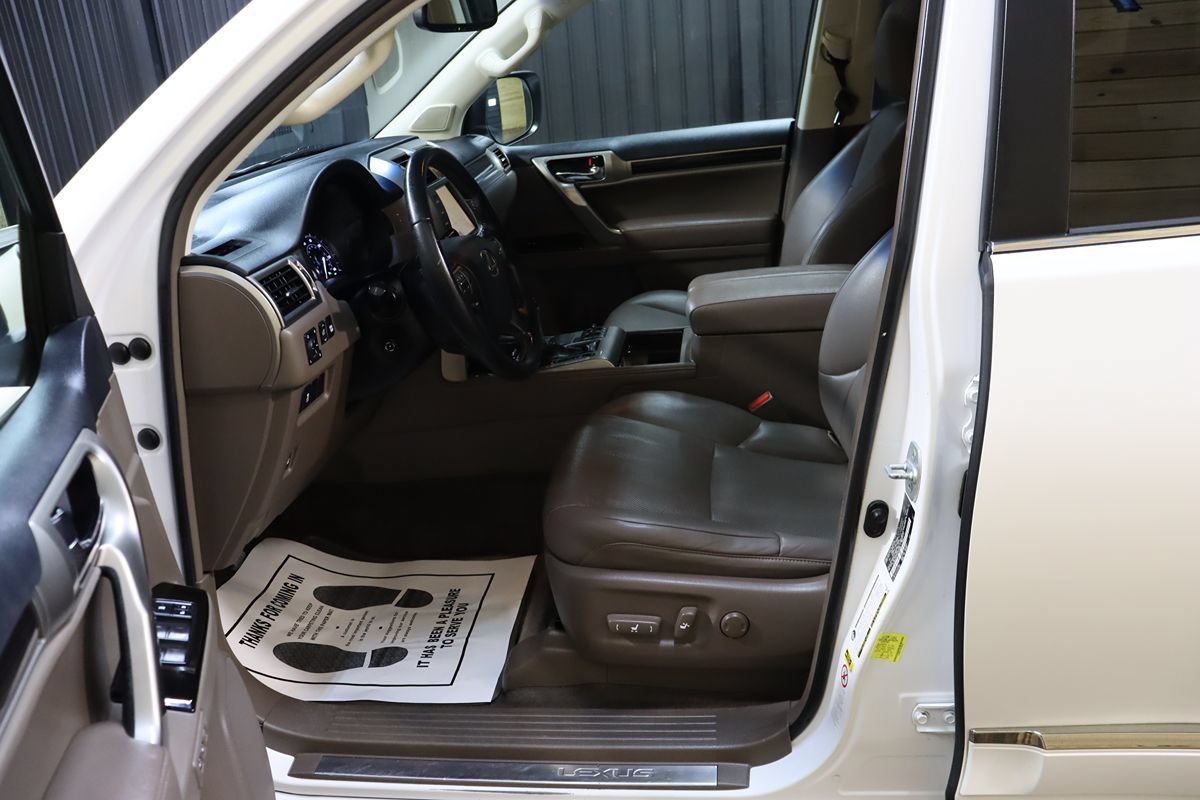 Used 2017 Lexus GX 460 w/ Navigation Package AWD/4WD image 40