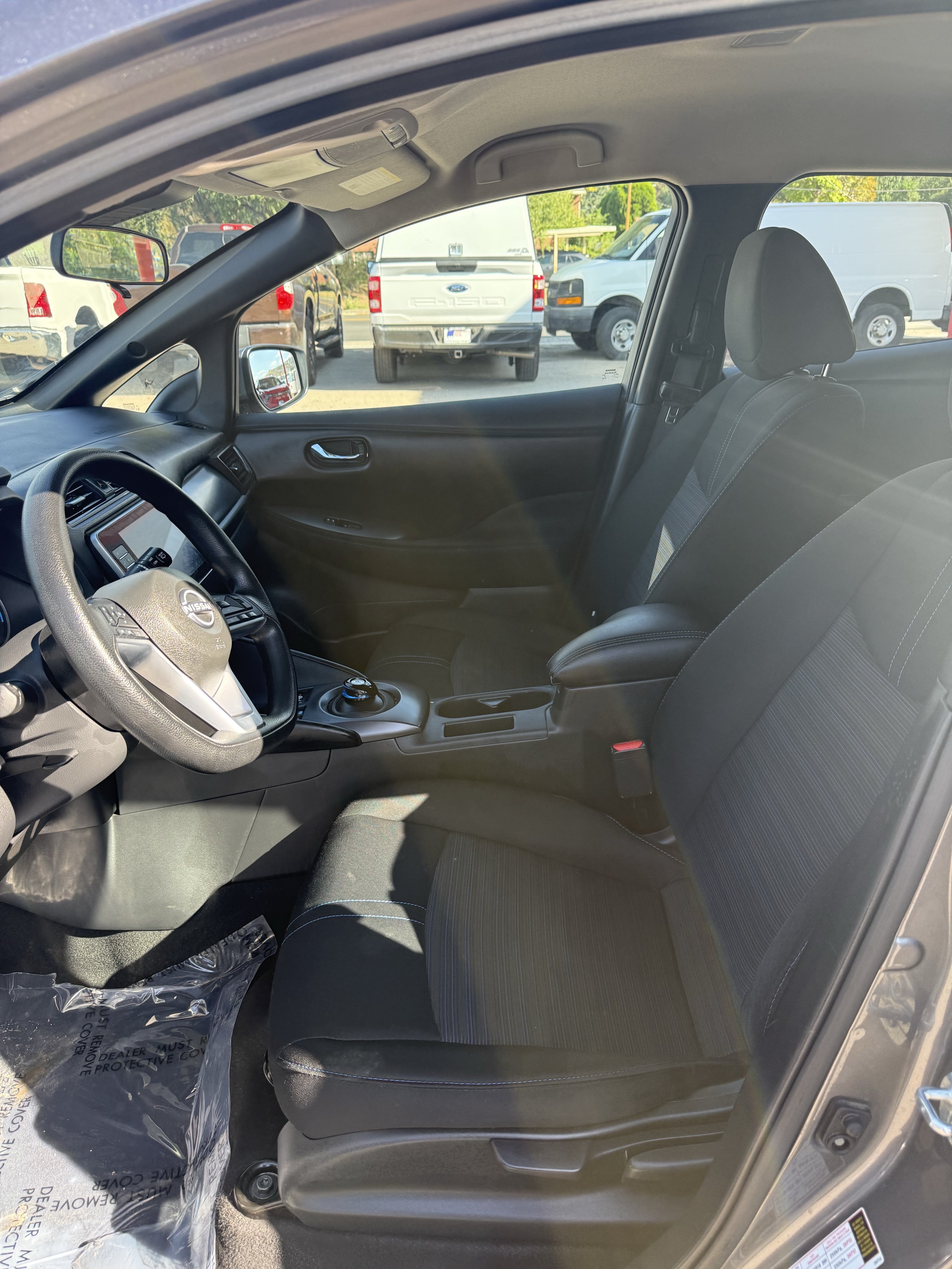 Used 2025 Nissan Leaf S FWD image 12