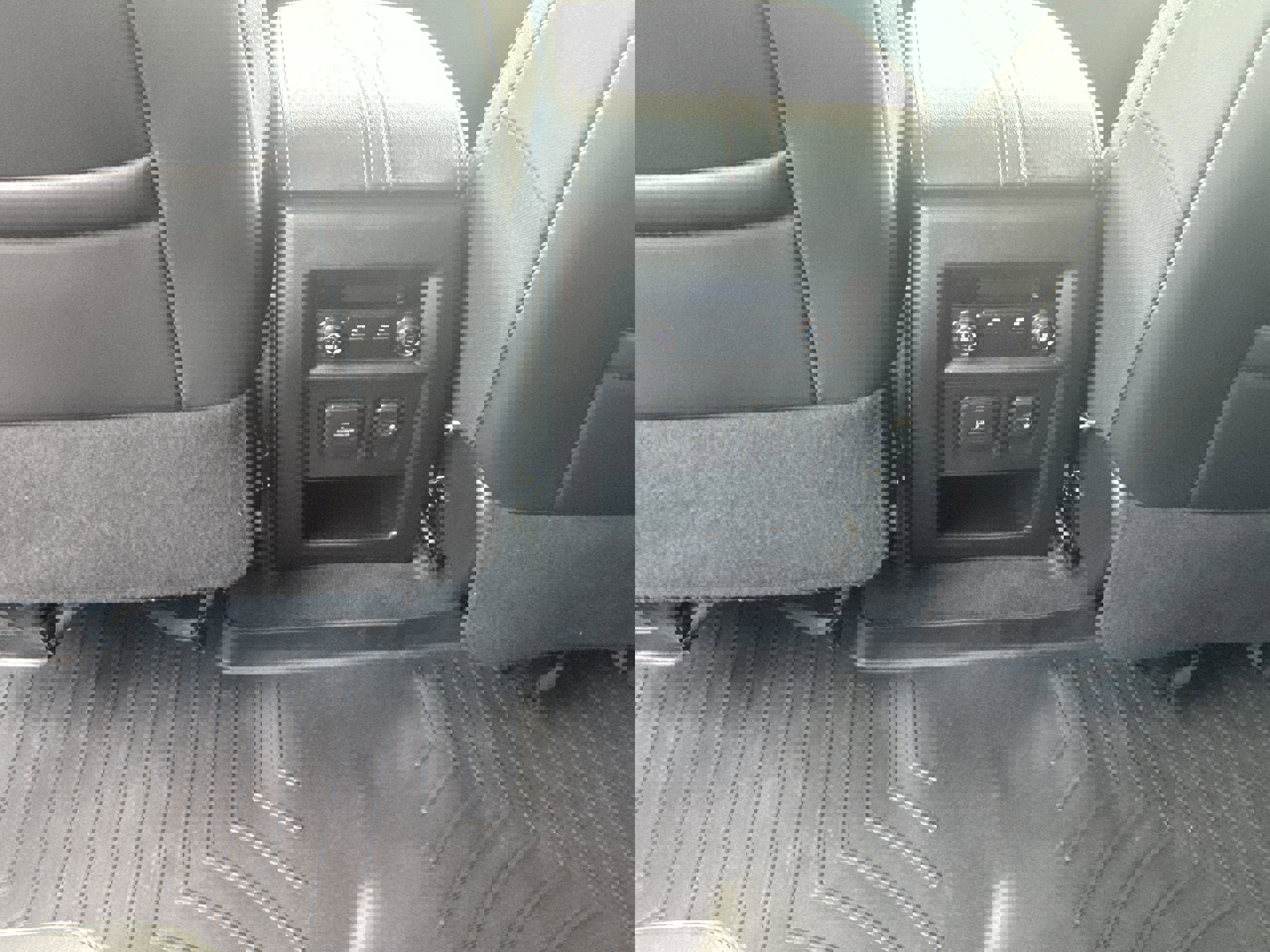 Used 2021 Chevrolet Traverse LT w/ LT Premium Package image 22