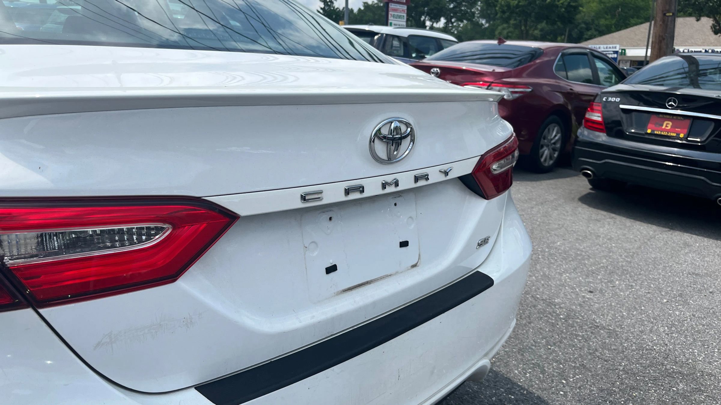 Used 2019 Toyota Camry SE image 14