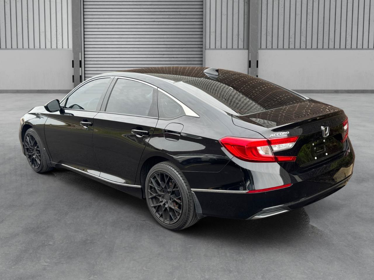 Used 2018 Honda Accord EX image 33