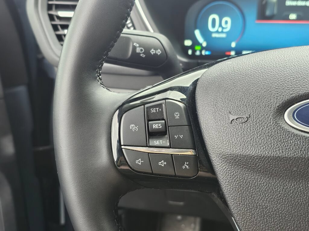Certified 2025 Ford Escape Platinum AWD/4WD image 23