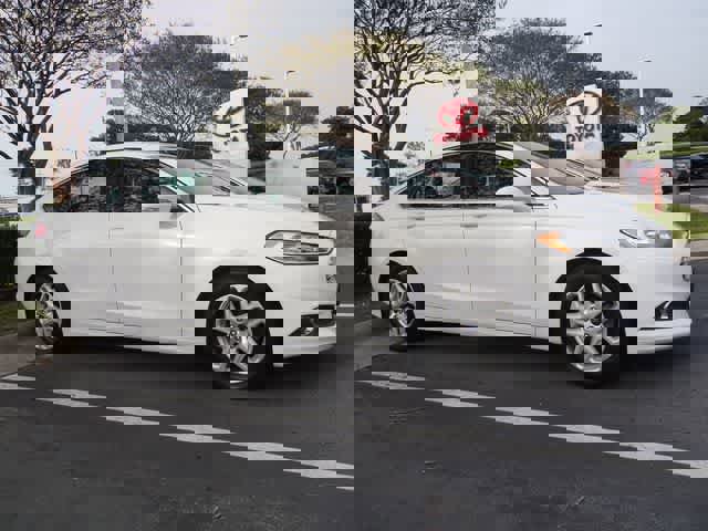 Used 2016 Ford Fusion SE w/ Equipment Group 202A image 4