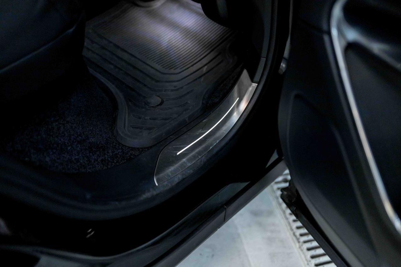 Used 2025 Land Rover Range Rover SE image 48