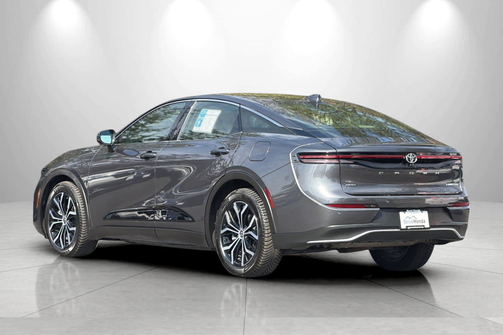Used 2023 Toyota Crown AWD/4WD image 6