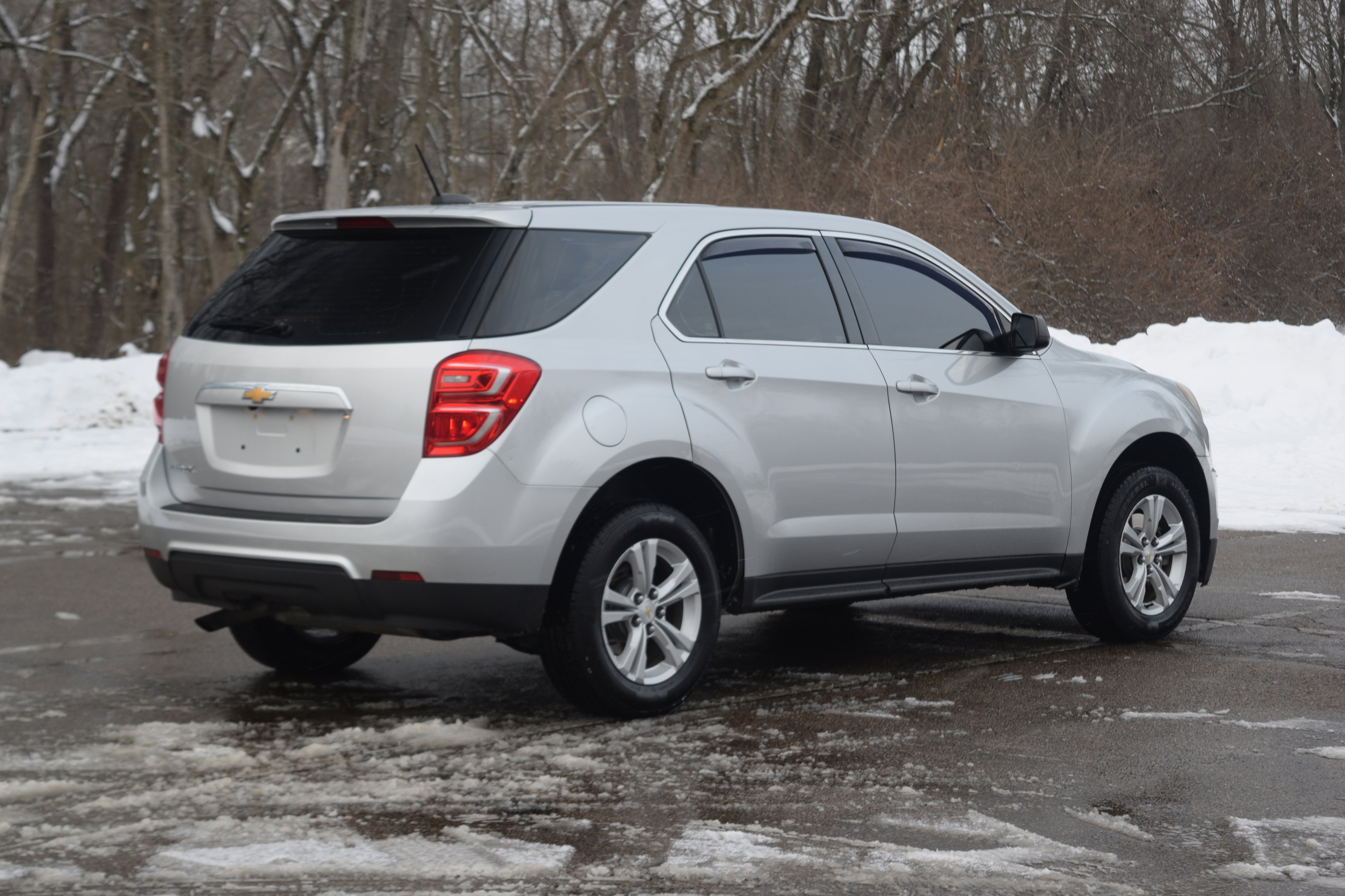 Used 2017 Chevrolet Equinox LS image 24