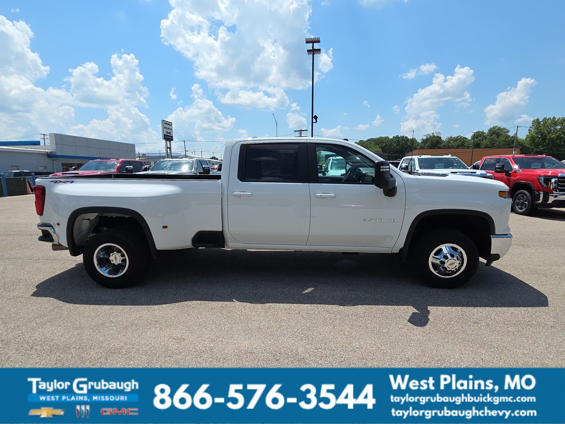 Used 2025 Chevrolet Silverado 3500 LT w/ Convenience Package AWD/4WD image 10
