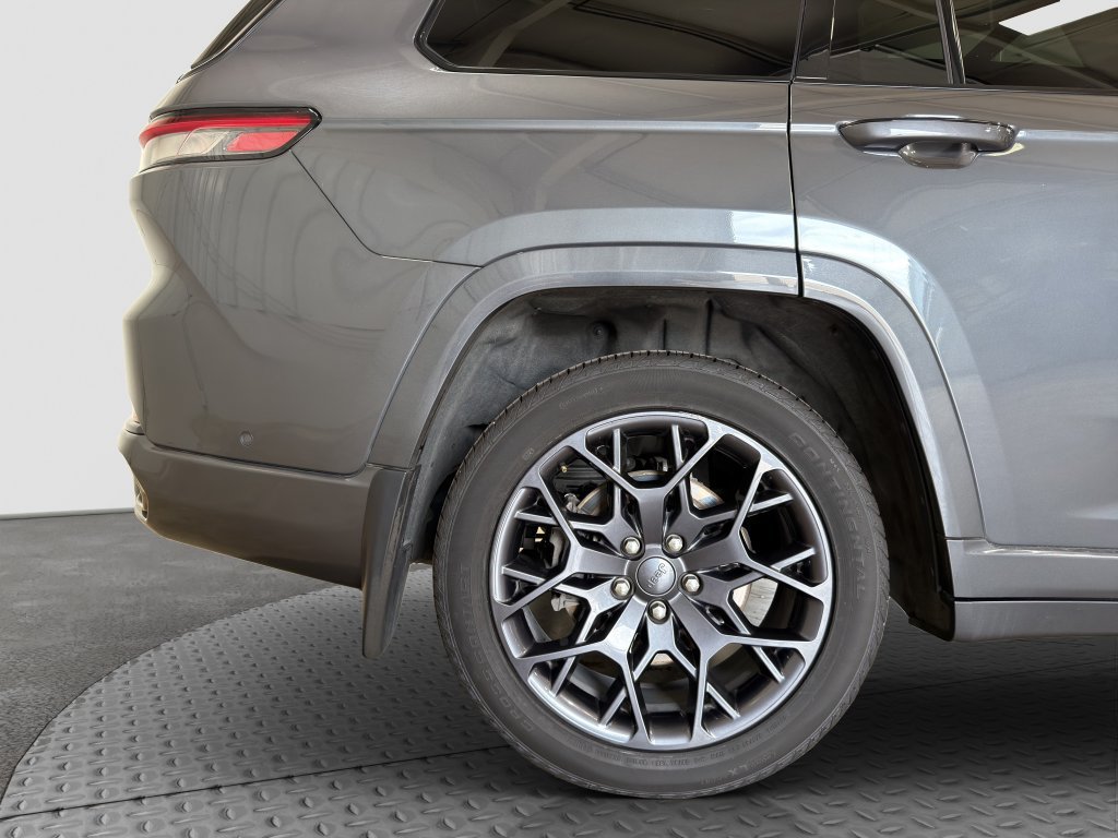 Used 2025 Jeep Grand Cherokee L Summit AWD/4WD image 18