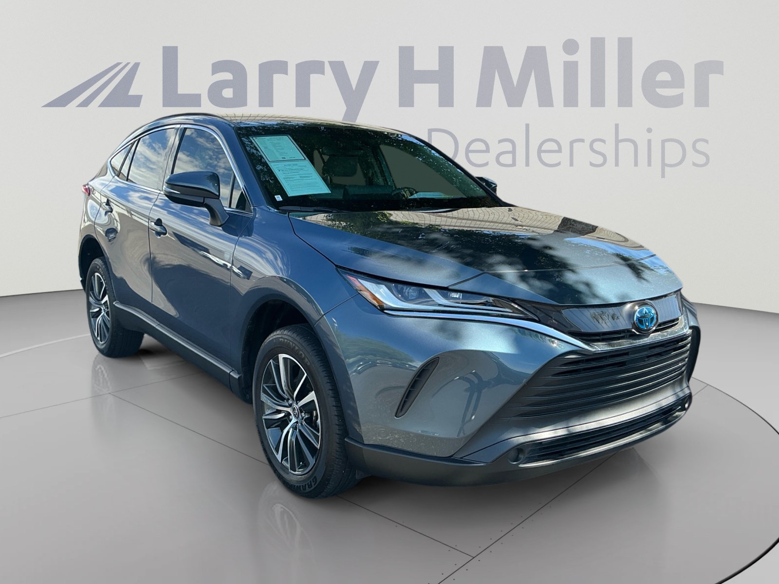 Certified 2024 Toyota Venza LE AWD/4WD image 6