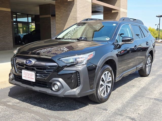 Used 2023 Subaru Outback Premium image 3