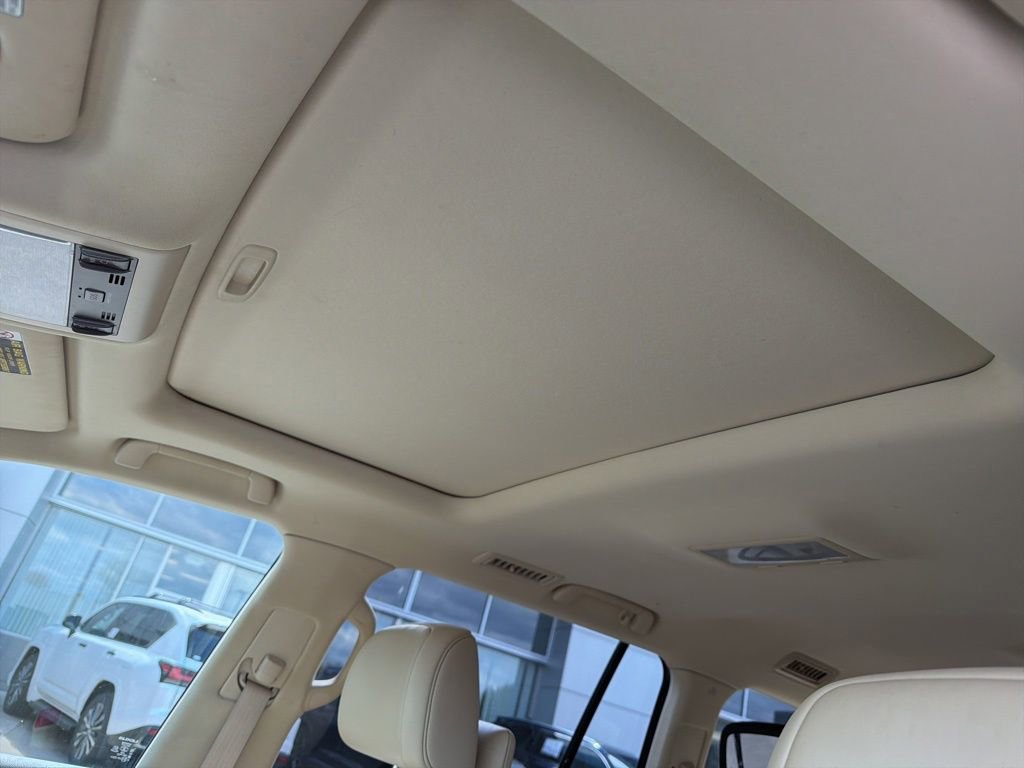 Used 2014 Lexus LX 570 4WD image 32