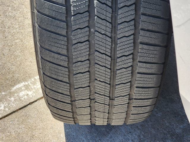 Used 2021 GMC Yukon SLT w/ SLT Premium Package image 11