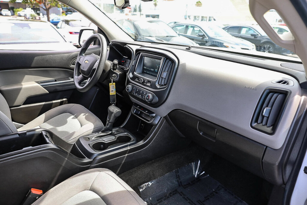 Used 2017 Chevrolet Colorado W/T RWD image 4